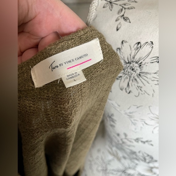 TWO by Vince Camuto Sweater Size Large Green Top Women’s - Picture 5 of 5